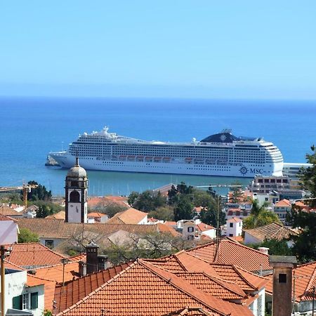 vista dos arrifes Funchal (Madeira) Exterior foto