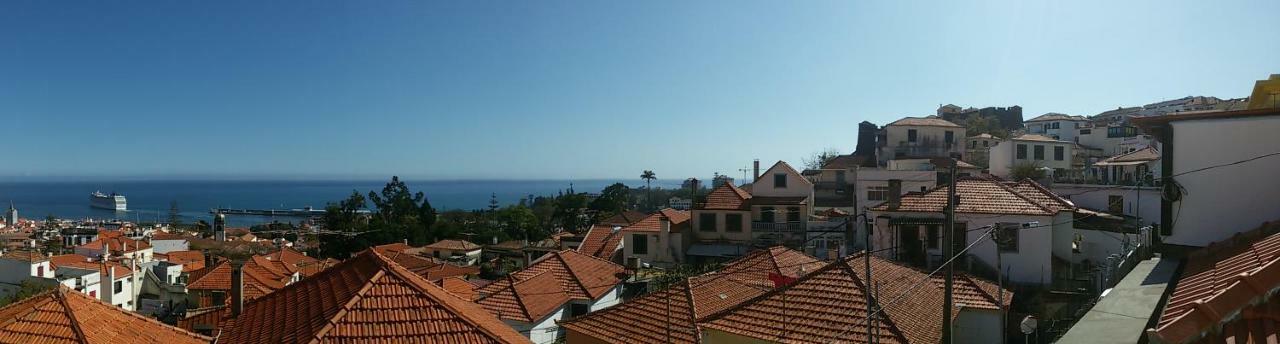 vista dos arrifes Funchal (Madeira) Exterior foto